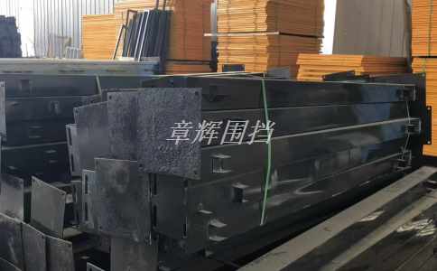 如何利用金屬圍擋確保高速公路行車安全？（高速公路金屬圍擋的應(yīng)用）