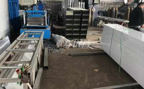 如何避免金屬圍擋施工中發(fā)生高空墜落事故？（金屬圍擋施工中高空安全防護措施）