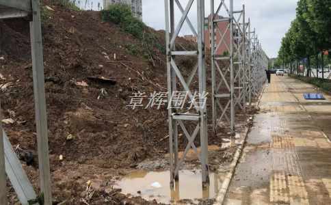 金屬圍擋在工業(yè)和物流設施中的作用是什么？